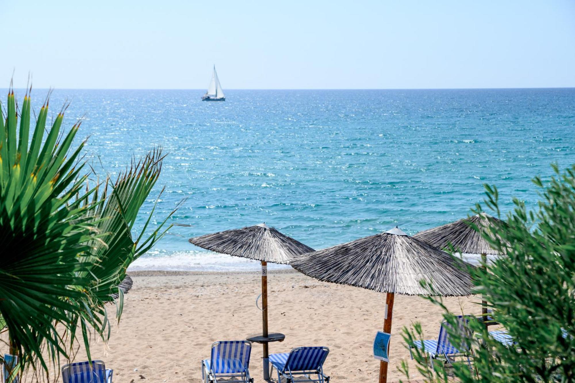 Poseidon Beach Hotel Kastrosikia Exterior photo