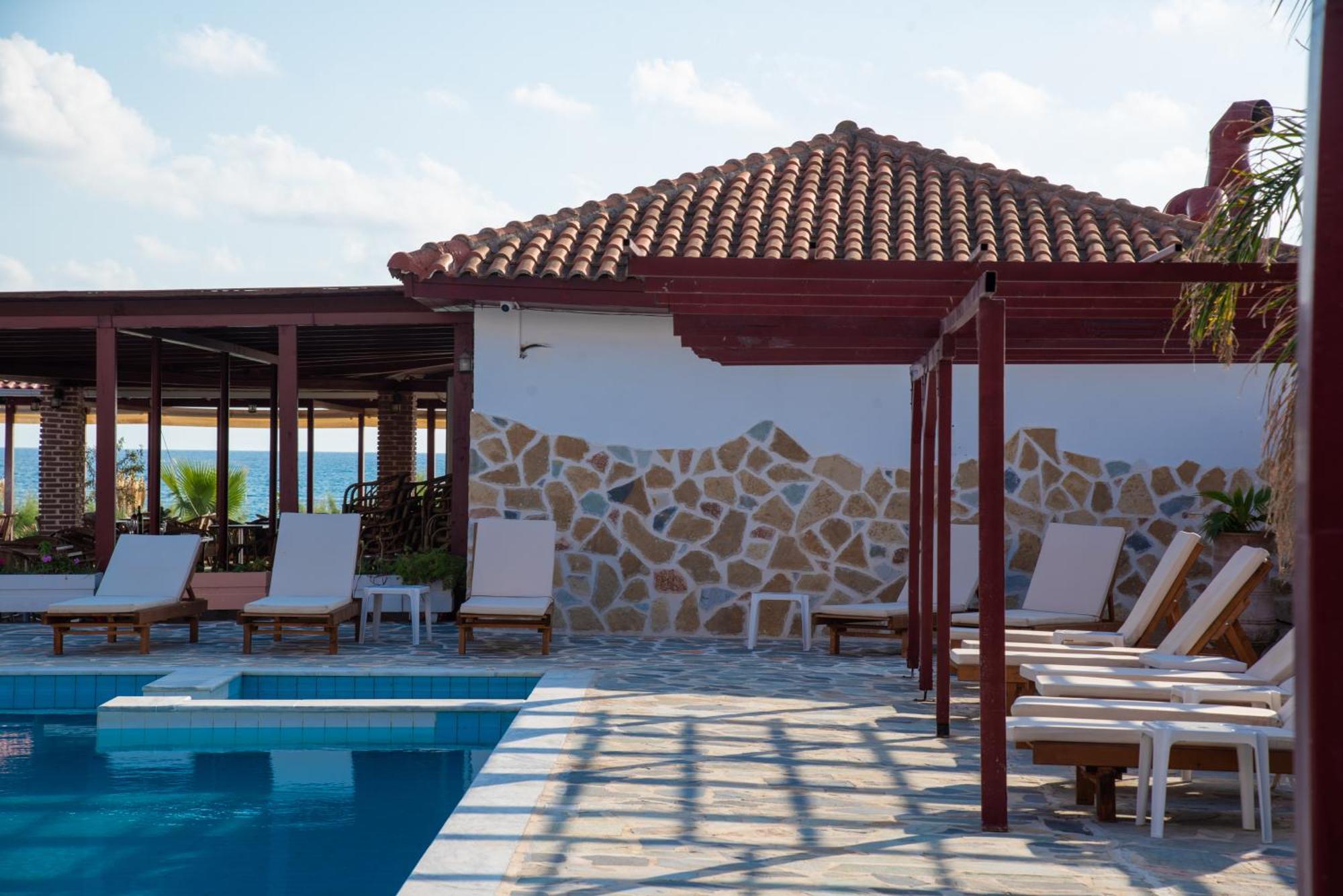 Poseidon Beach Hotel Kastrosikia Exterior photo