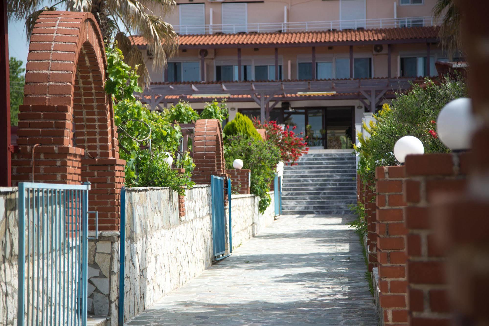 Poseidon Beach Hotel Kastrosikia Exterior photo